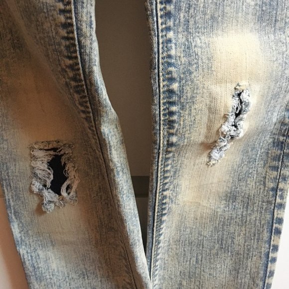 Acid wash style skinny ripped jeans - size 0 - Picture 12 of 12